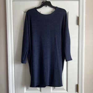 NWT Francesca’s Women’s M 3/4 Length Sleeve Long Dark Blue Sweater